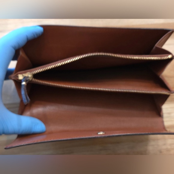 LOUIS VUITTON WALLET - Picture 10 of 16